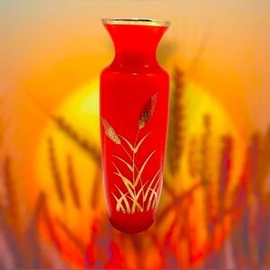 ✨VINTAGE✨Enesco Import Japan orange/red glass vase with a gold wheat design